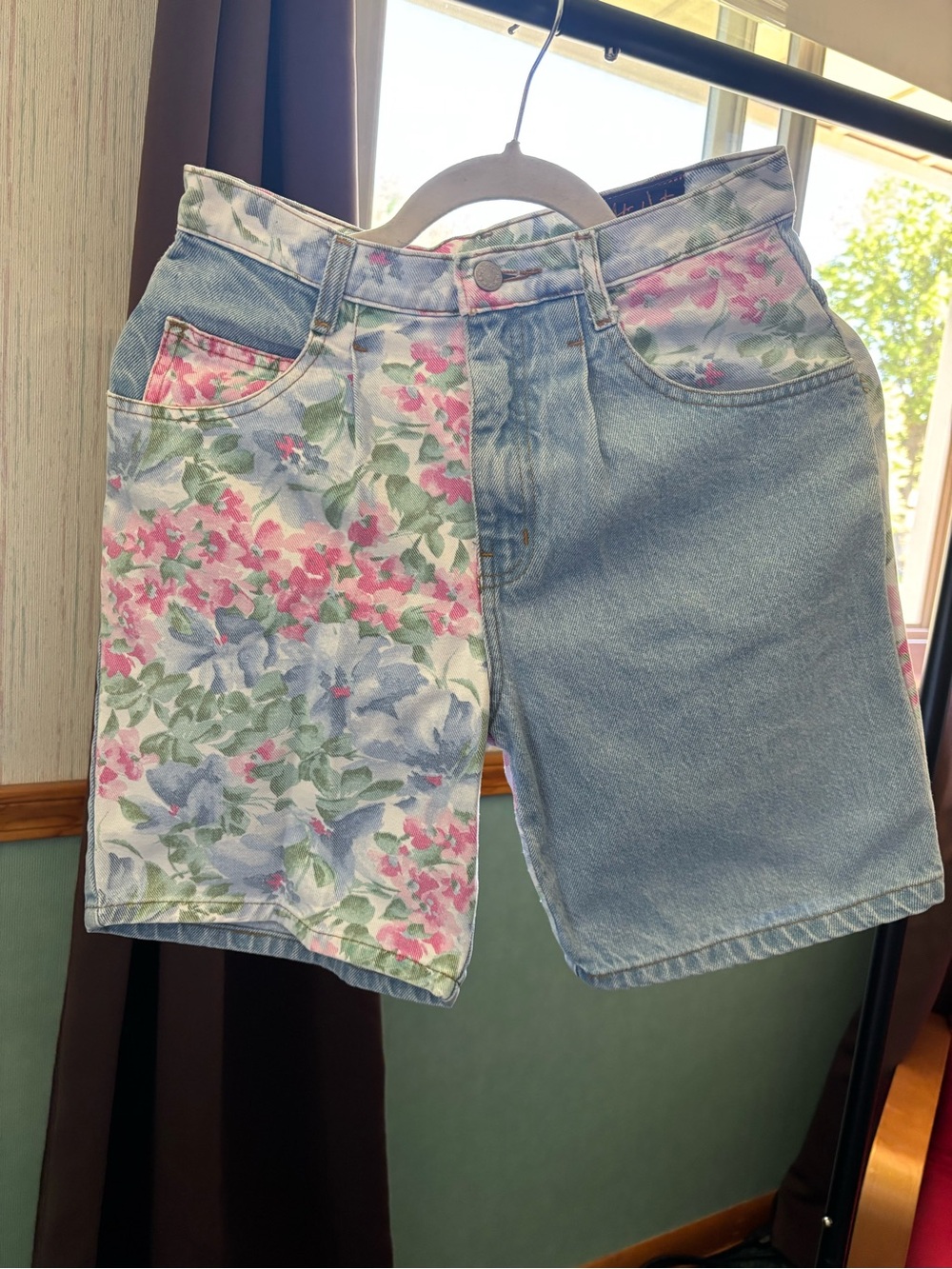 Vintage Floral Panel Light Wash Denim Jean Shorts